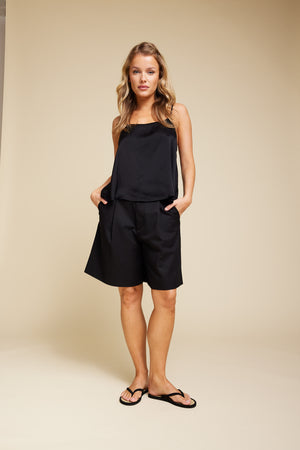 Line Of Oslo Ami Viscose Satin Top Top Black 097