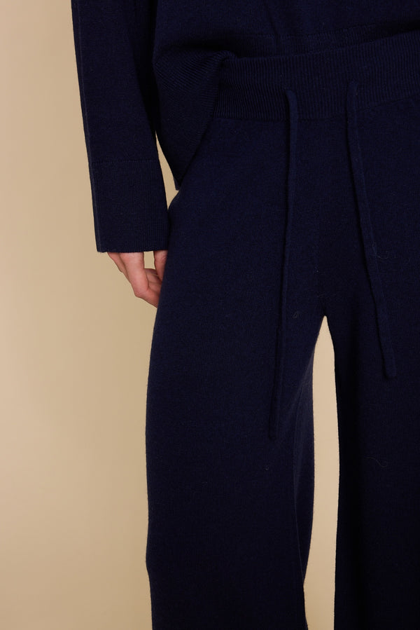 Line Of Oslo Holmes AW25 Trousers Knitted trouser Blue 066