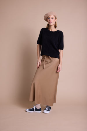 Line Of Oslo Josefine Satin Skjørt Skirt Camel 061