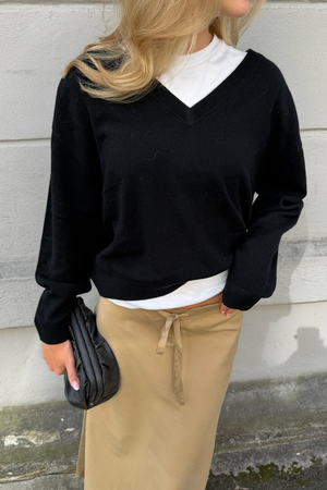 Line Of Oslo Line of Oslo Kamilla AW26 Sweater  Black 097
