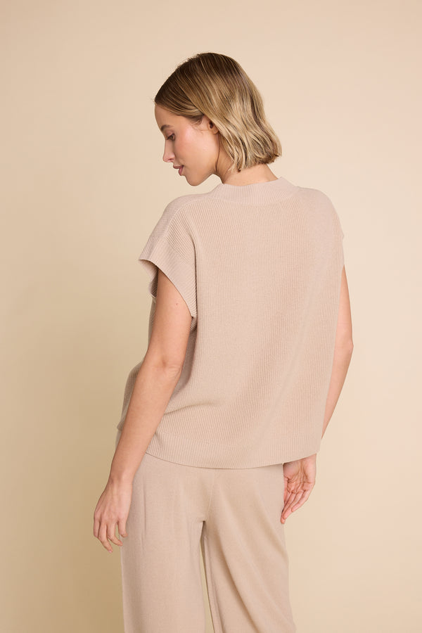 Line Of Oslo Wolf Vest Vest Camel 061